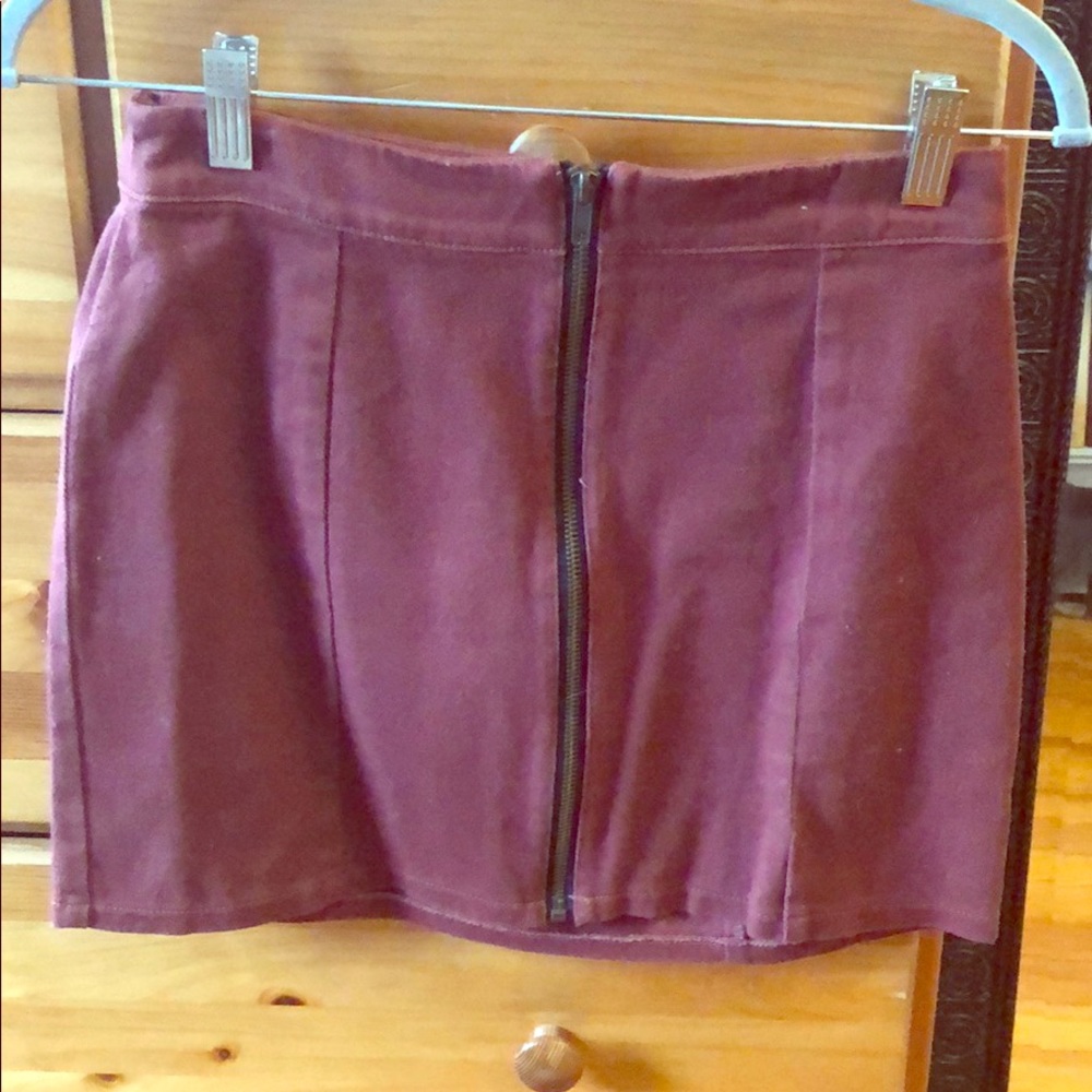 Burgandy zipped mini skirt